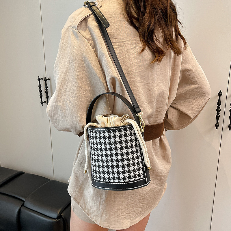 Bucket Bag Crossbody Bag DIY Craft Kit - Image 2